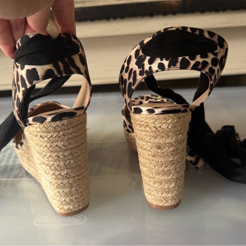 JLo wedges size 7
